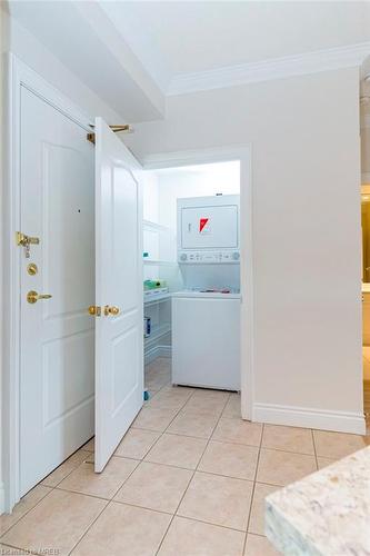 321-3351 Cawthra Road, Mississauga, ON - Indoor Photo Showing Laundry Room