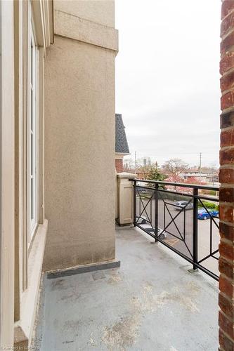 321-3351 Cawthra Road, Mississauga, ON - Outdoor With Balcony