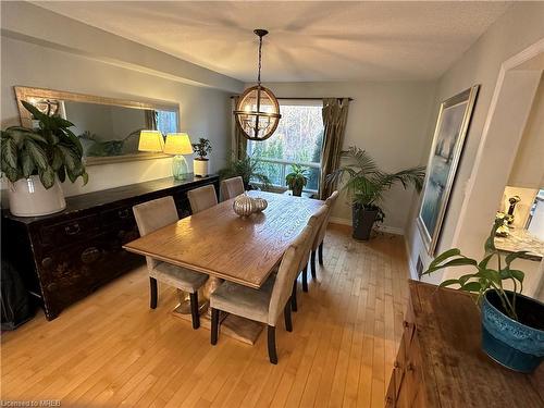 28 Huntingwood Avenue, Hamilton, ON - Indoor Photo Showing Dining Room