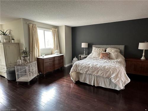 28 Huntingwood Avenue, Hamilton, ON - Indoor Photo Showing Bedroom