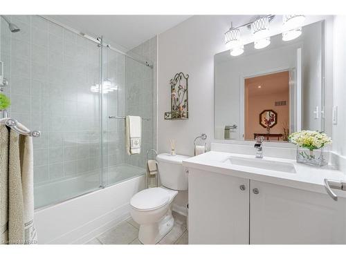 1051 Ferguson Drive, Milton, ON - Indoor Photo Showing Bathroom