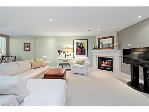 4-310 Ridge Road S, Ridgeway, ON - Indoor Photo Showing Living Room With Fireplace