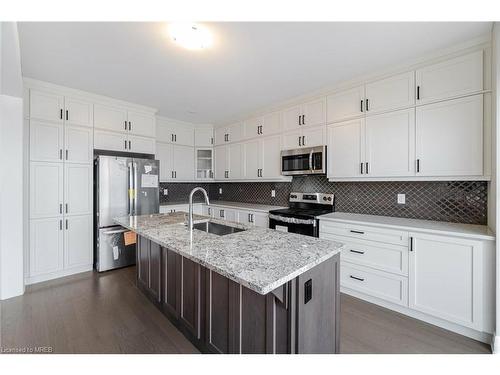 39 Sitler Street, Kitchener, ON - Indoor Photo Showing Kitchen With Stainless Steel Kitchen With Upgraded Kitchen
