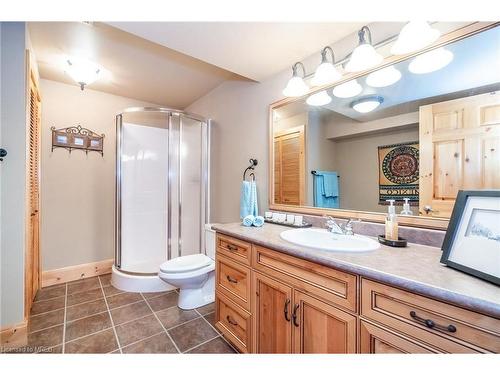 10 Meadowbrook Boulevard, Tiny, ON - Indoor Photo Showing Bathroom