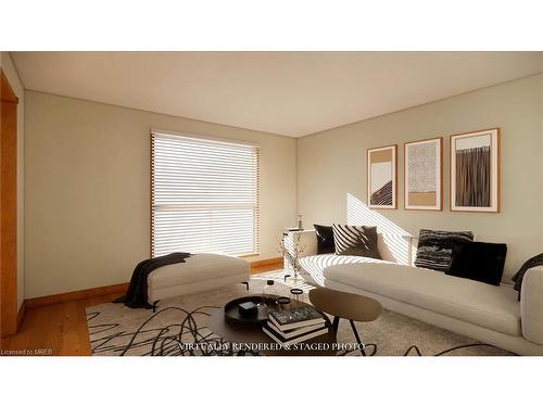 338 Walnut Street, Collingwood, ON - Indoor Photo Showing Living Room