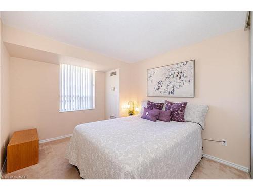 308-30 Malta Avenue, Brampton, ON - Indoor Photo Showing Bedroom