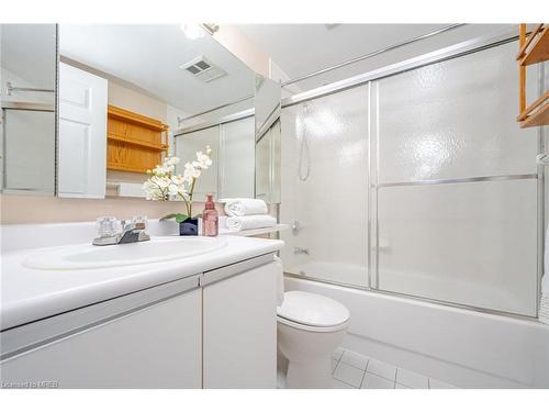308-30 Malta Avenue, Brampton, ON - Indoor Photo Showing Bathroom