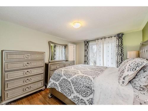 48 Rochelle Drive, Guelph, ON - Indoor Photo Showing Bedroom