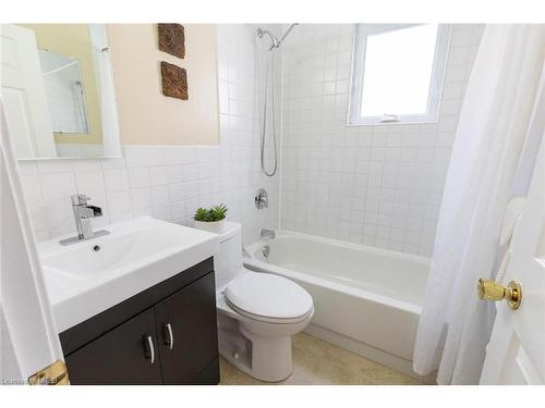 40 River Road, Mississauga, ON - Indoor Photo Showing Bathroom