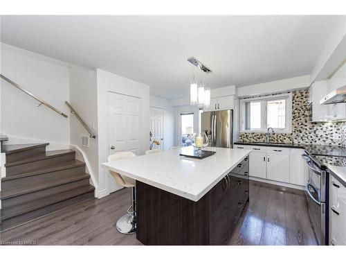 #2-2891 Rio Court, Mississauga, ON - Indoor Photo Showing Kitchen With Upgraded Kitchen