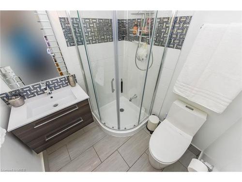 #2-2891 Rio Court, Mississauga, ON - Indoor Photo Showing Bathroom