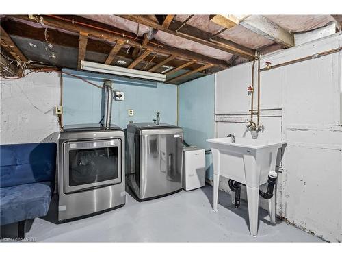 50 Lowell Avenue, St. Catharines, ON - Indoor Photo Showing Laundry Room