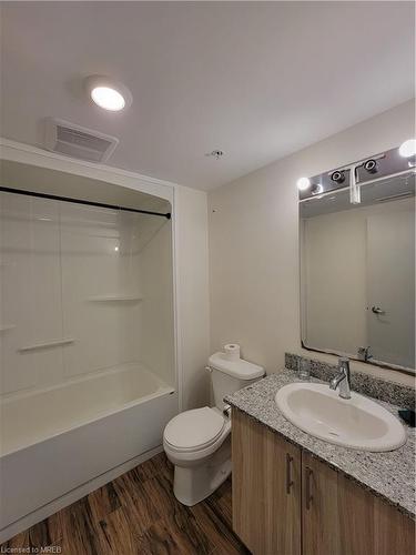 G-401-275 Larch Street, Waterloo, ON - Indoor Photo Showing Bathroom