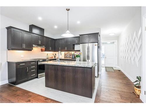 18 Borden Trail, Welland, ON - Indoor Photo Showing Kitchen With Upgraded Kitchen