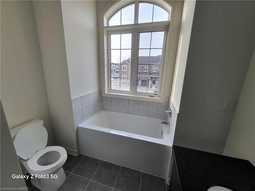 5 Lidstone Street, Cambridge, ON - Indoor Photo Showing Bathroom
