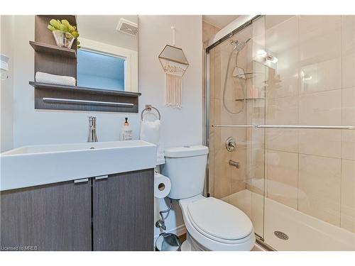 12-2300 Brays Lane, Oakville, ON - Indoor Photo Showing Bathroom