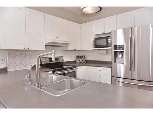 660 Zermatt Drive, Waterloo, ON - Indoor Photo Showing Kitchen With Stainless Steel Kitchen With Double Sink