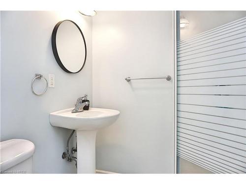 660 Zermatt Drive, Waterloo, ON - Indoor Photo Showing Bathroom