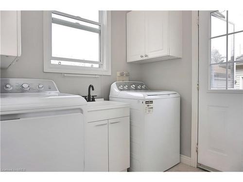 660 Zermatt Drive, Waterloo, ON - Indoor Photo Showing Laundry Room
