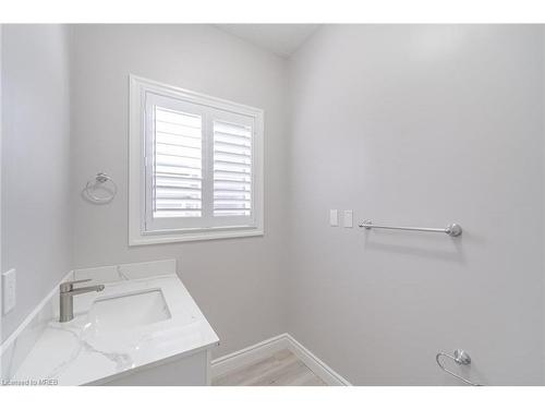129 Green Gate Boulevard, Cambridge, ON - Indoor Photo Showing Bathroom