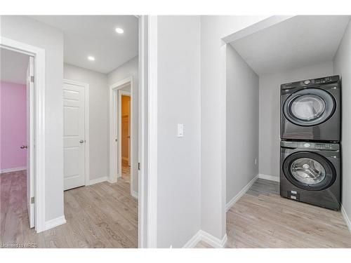 129 Green Gate Boulevard, Cambridge, ON - Indoor Photo Showing Laundry Room