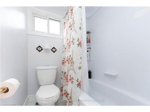 1756 Briarwood Drive, Cambridge, ON - Indoor Photo Showing Bathroom