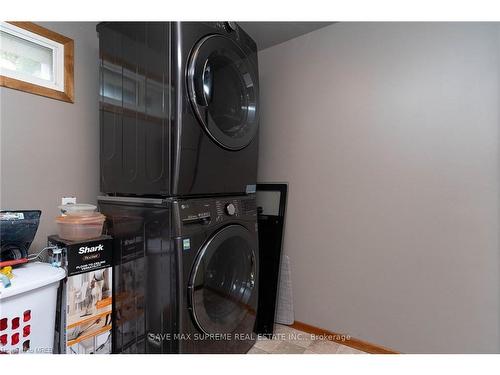 1756 Briarwood Drive, Cambridge, ON - Indoor Photo Showing Laundry Room