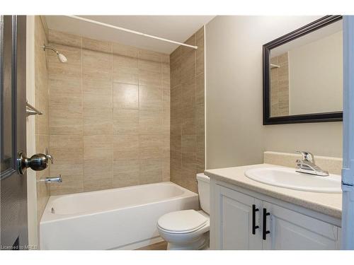 Upper-24 Tara Crescent, Thorold, ON - Indoor Photo Showing Bathroom
