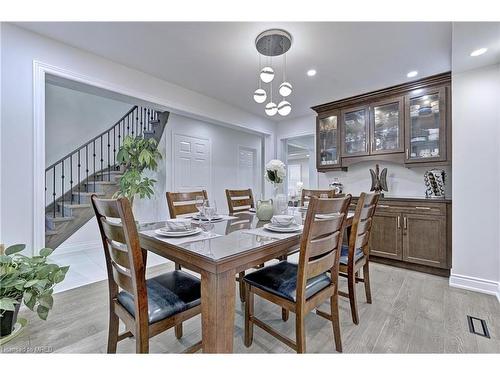 5952 Grossbeak Drive, Mississauga, ON - Indoor Photo Showing Dining Room