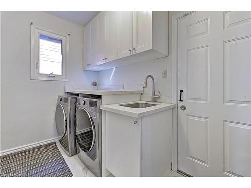 5952 Grossbeak Drive, Mississauga, ON - Indoor Photo Showing Laundry Room