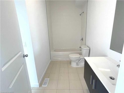396 Alberta Street, Welland, ON - Indoor Photo Showing Bathroom