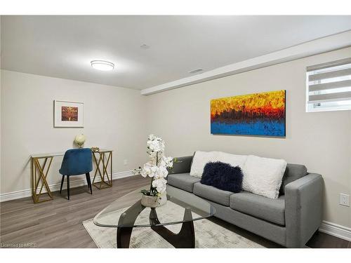 7 Collins Crescent, Brampton, ON - Indoor Photo Showing Living Room