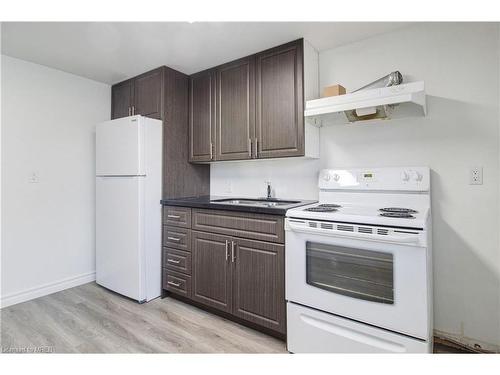 Bsmt-24 Tara Crescent, Thorold, ON - Indoor Photo Showing Kitchen