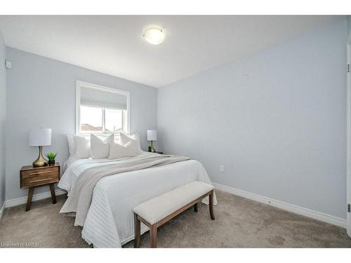 690 Victoria Road North, Guelph, ON - Indoor Photo Showing Bedroom