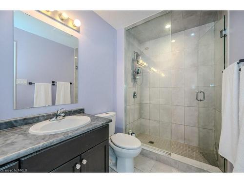690 Victoria Road North, Guelph, ON - Indoor Photo Showing Bathroom