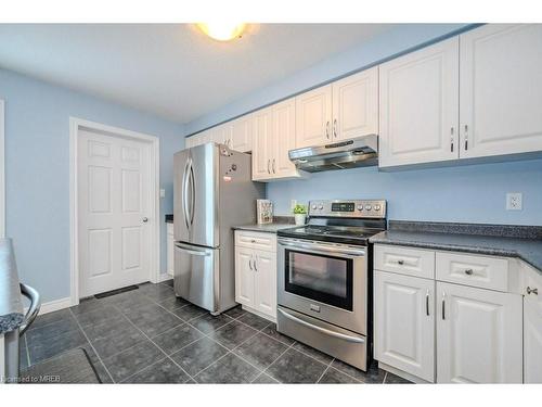 690 Victoria Road North, Guelph, ON - Indoor Photo Showing Kitchen
