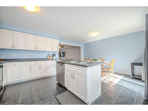 690 Victoria Road North, Guelph, ON - Indoor Photo Showing Kitchen