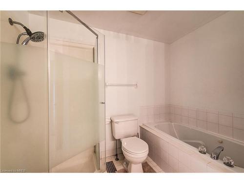 232 Blackhorne Drive, Kitchener, ON - Indoor Photo Showing Bathroom