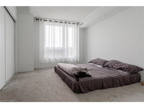 1704 Pleasure Valley Path, Oshawa, ON - Indoor Photo Showing Bedroom