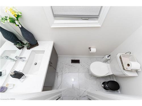 3 Grierson Trail, Waterdown, ON - Indoor Photo Showing Bathroom