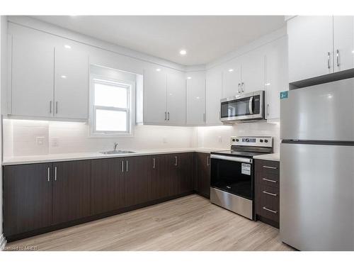 1-237 Church Street, St. Catharines, ON - Indoor Photo Showing Kitchen With Stainless Steel Kitchen With Upgraded Kitchen