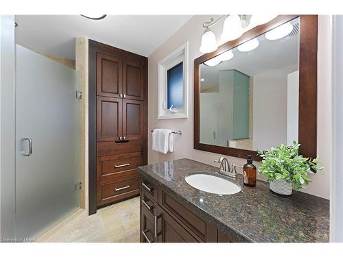 2151 Grand Ravine Drive, Oakville, ON - Indoor Photo Showing Bathroom