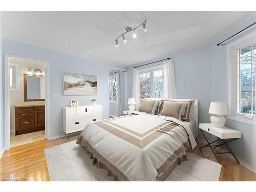 2151 Grand Ravine Drive, Oakville, ON - Indoor Photo Showing Bedroom