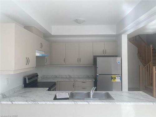 7340 Sandy Ridge Common, Niagara Falls, ON - Indoor Photo Showing Kitchen With Double Sink