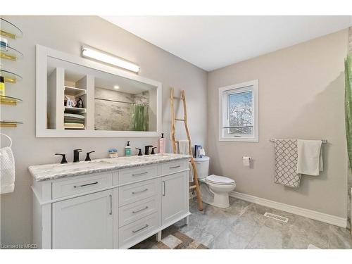 2026 Cavendish Drive, Burlington, ON - Indoor Photo Showing Bathroom