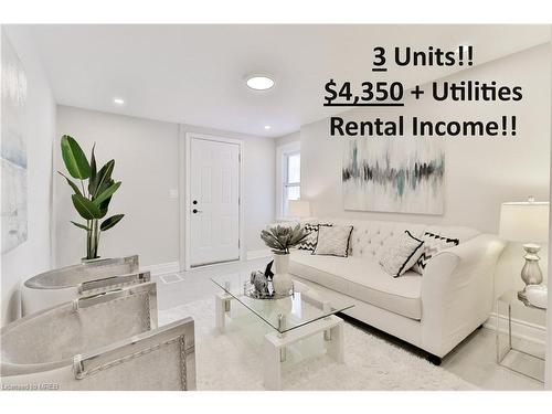 93 Mcmillan Drive, Oshawa, ON - Indoor Photo Showing Living Room