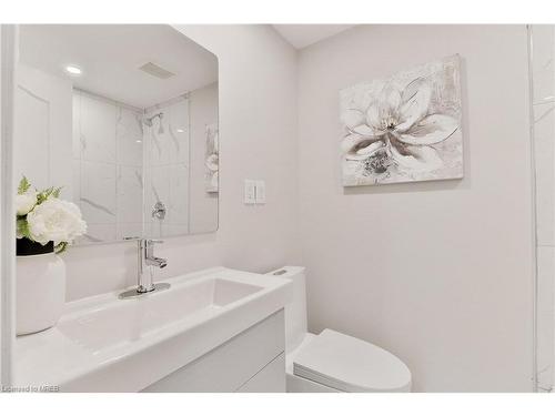 93 Mcmillan Drive, Oshawa, ON - Indoor Photo Showing Bathroom