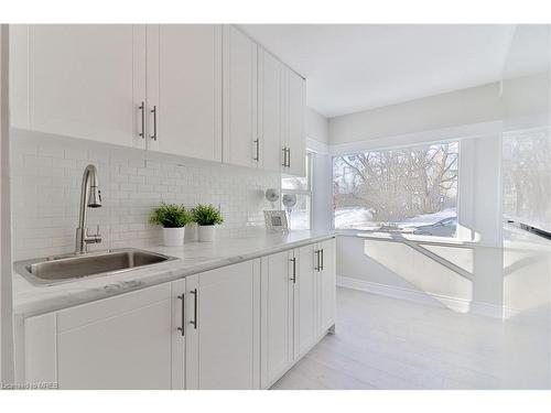 93 Mcmillan Drive, Oshawa, ON - Indoor Photo Showing Kitchen With Upgraded Kitchen