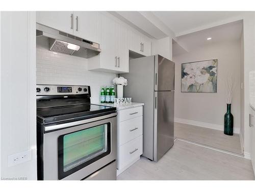 93 Mcmillan Drive, Oshawa, ON - Indoor Photo Showing Kitchen