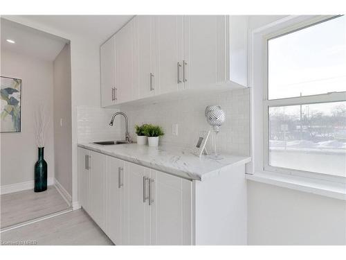 93 Mcmillan Drive, Oshawa, ON - Indoor Photo Showing Kitchen